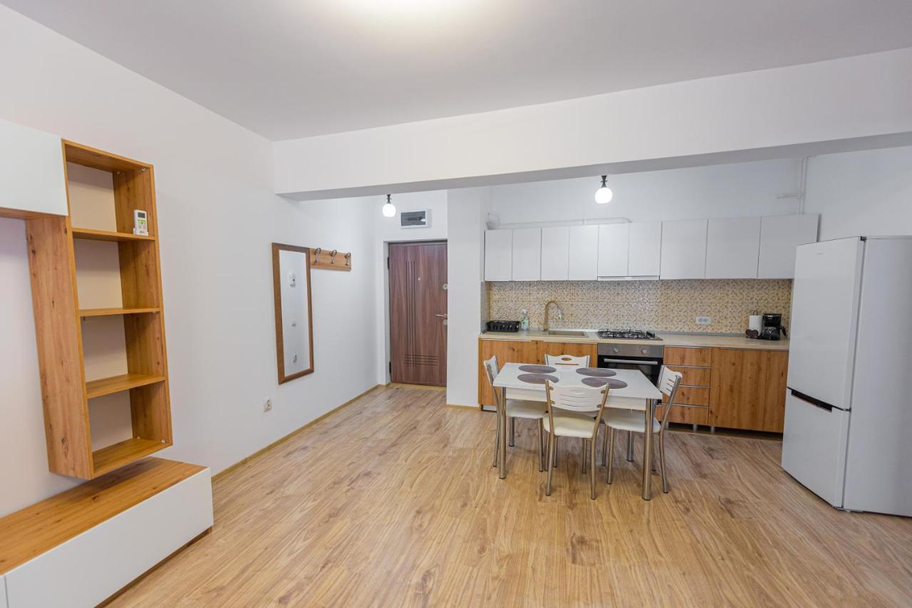 Moonlight Sky Mamaia Apartment Ngoại thất bức ảnh